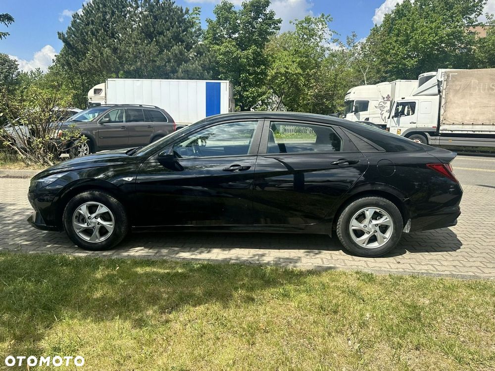 Hyundai Elantra - 9
