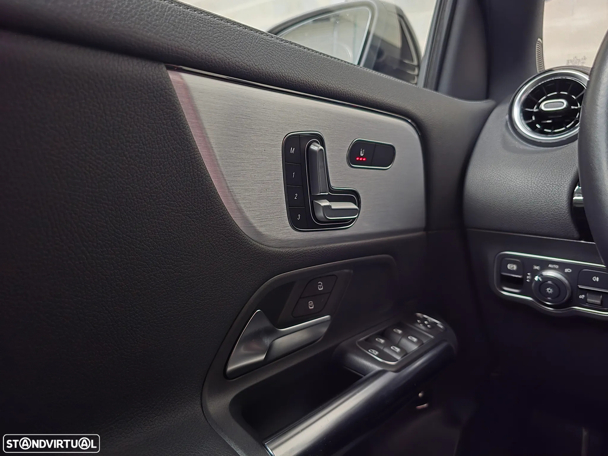 Mercedes-Benz GLA 250 e Progressive - 43
