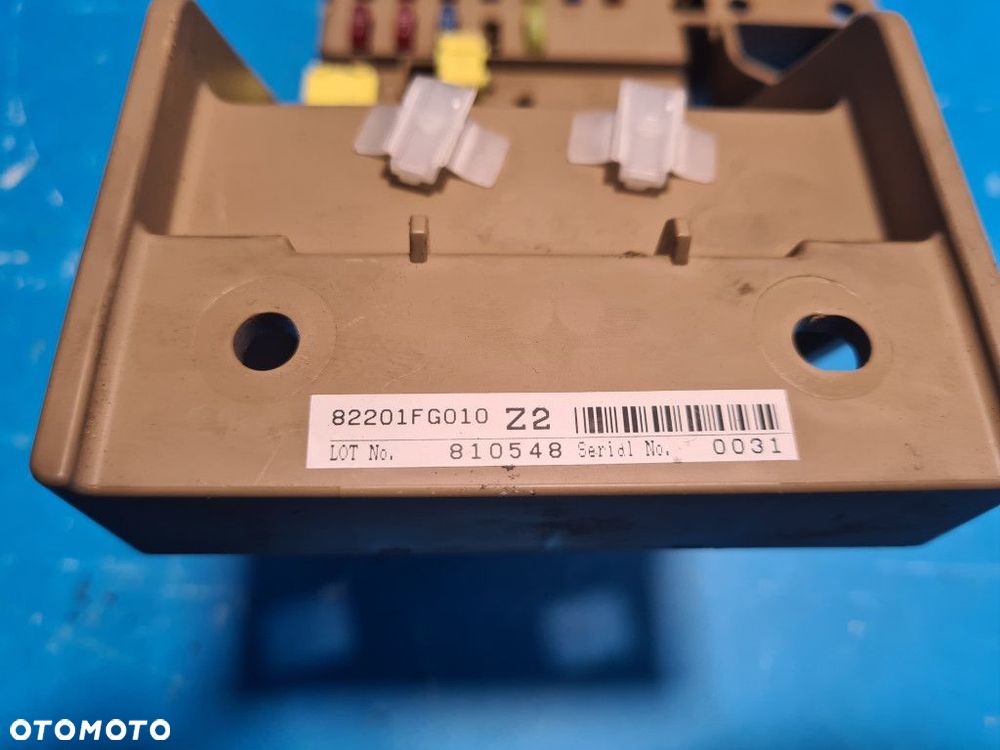 SKRZYNKA BEZPIECZNIKÓW 2.0D SUBARU IMPREZA III GH - 4