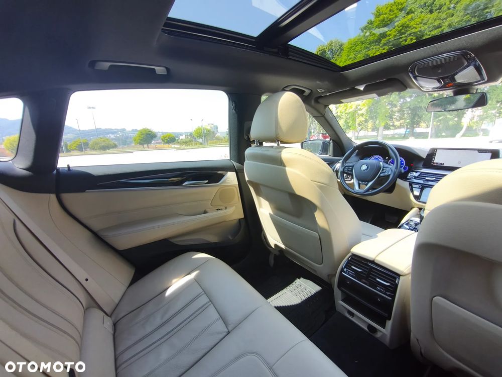 BMW 6GT 640i xDrive Sport Line - 24