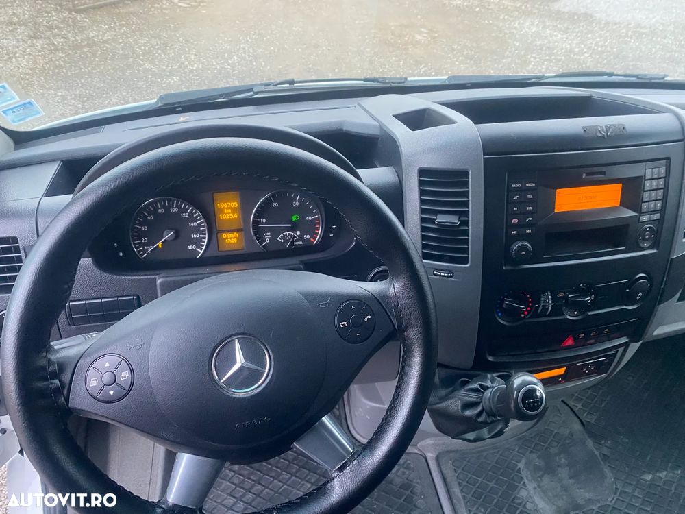Mercedes-Benz Sprinter - 5