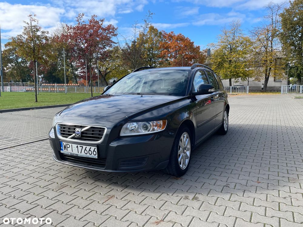 Volvo V50 - 1