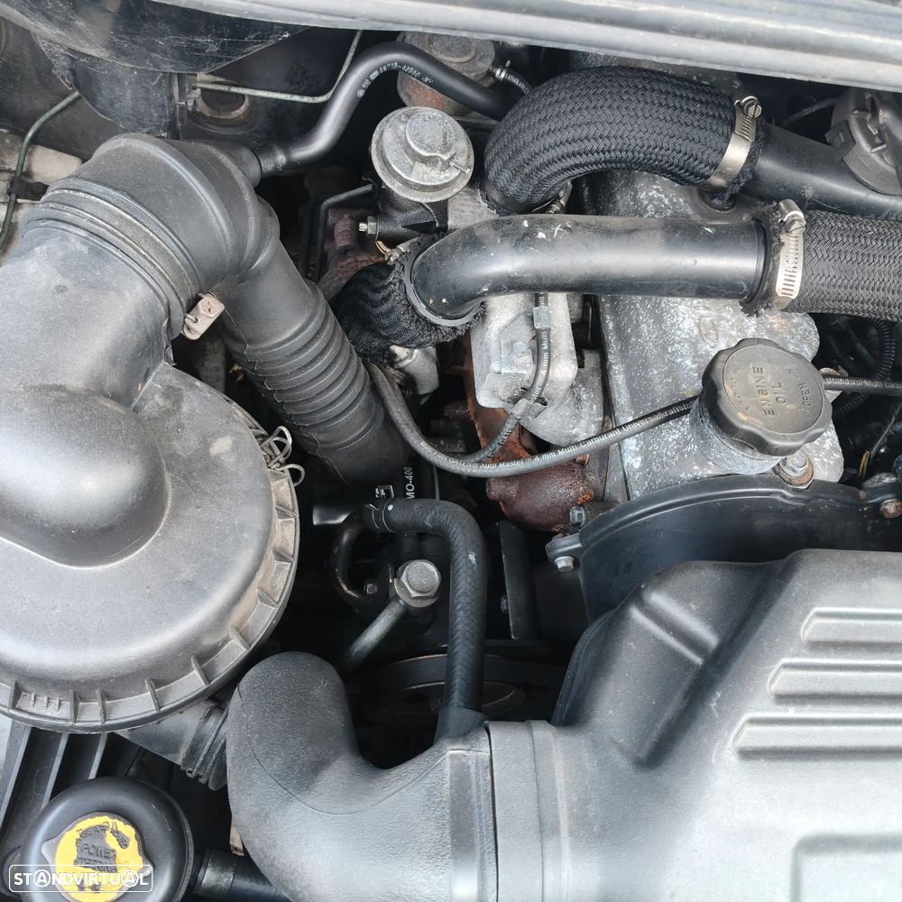 Hyundai H-1 Starex - 9