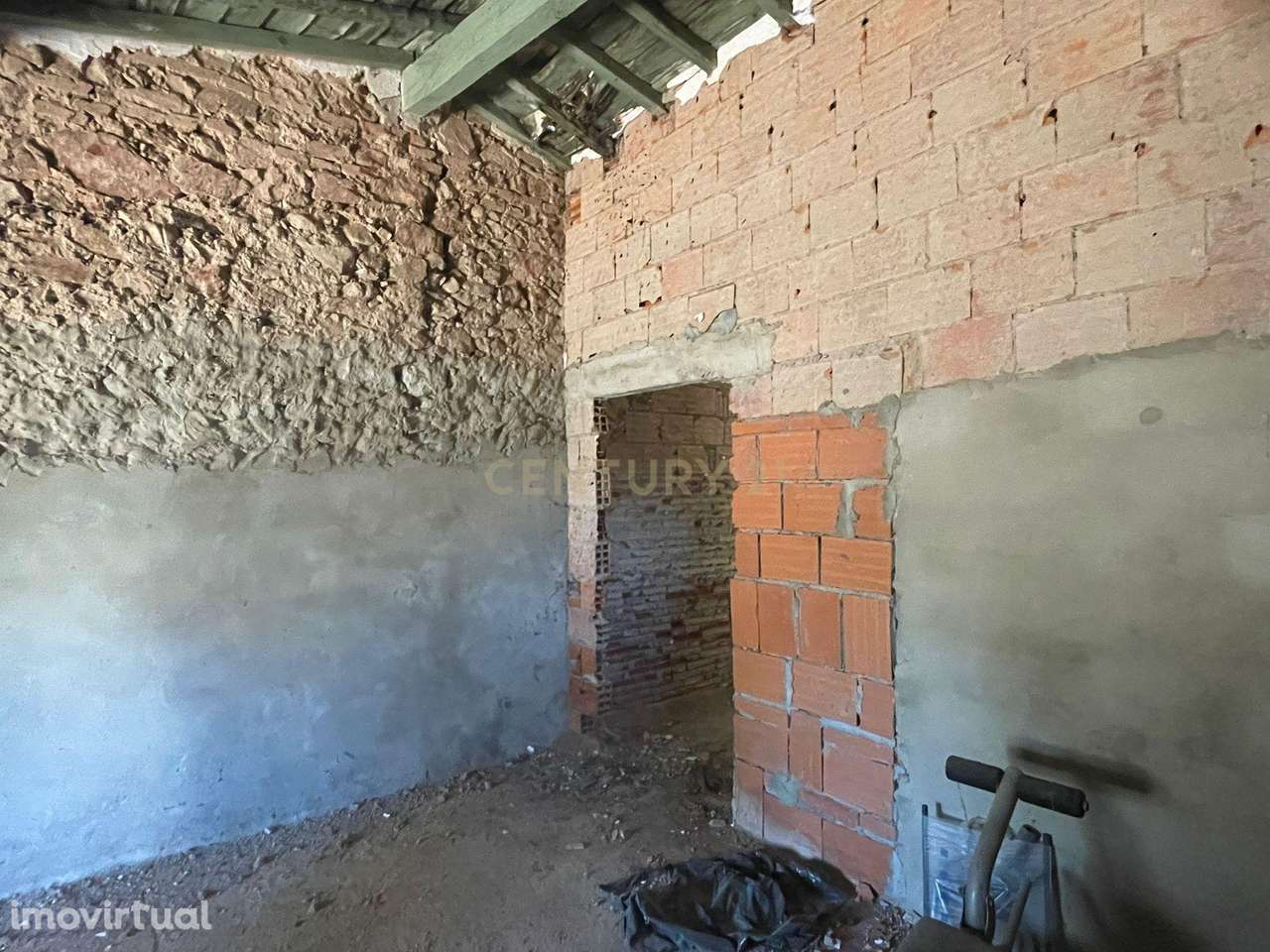 Moradia sem quintal  para Recuperação em São Domingos de Ana Loura, Es - Grande imagem: 2/8