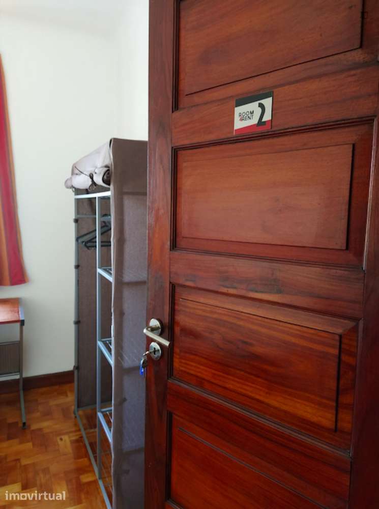 Quarto - localizado em Paranhos Porto - Grande imagem: 3/9