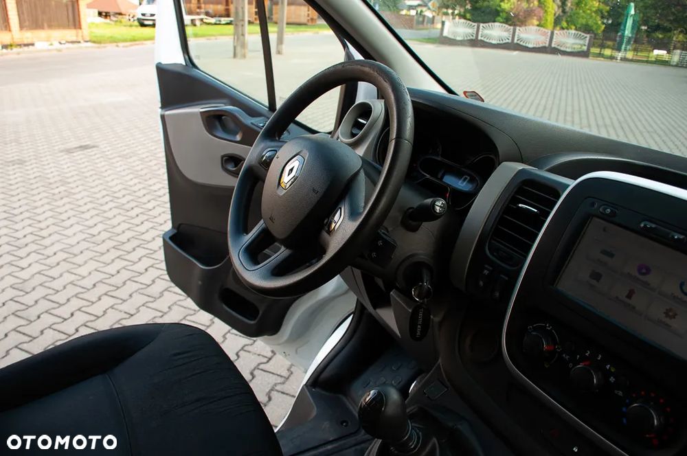 Renault Trafic - 16