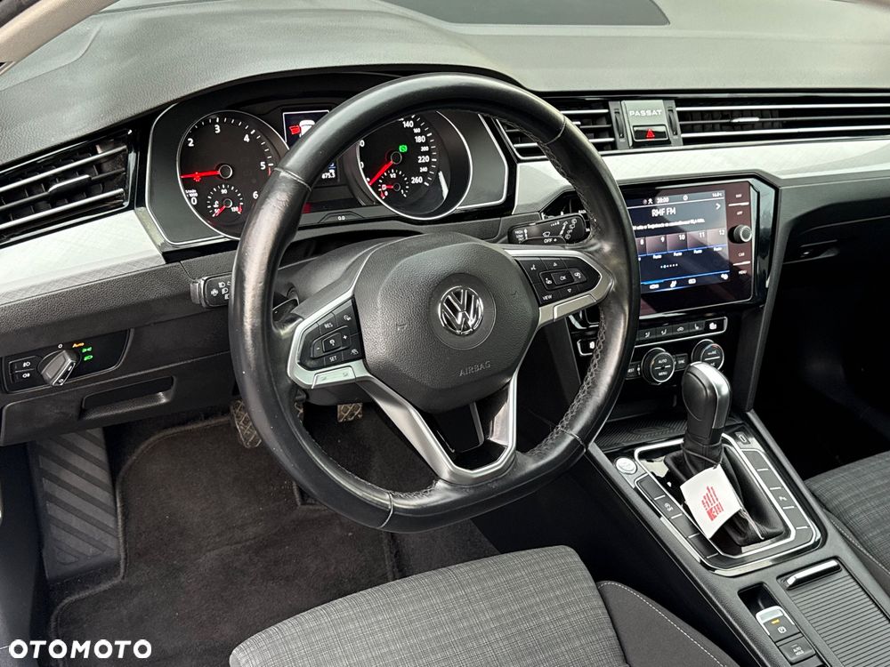 Volkswagen Passat 2.0 TDI SCR DSG Comfortline - 16