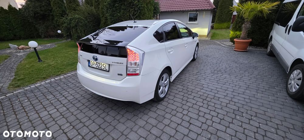 Toyota Prius 1.8 HSD Sol - 3
