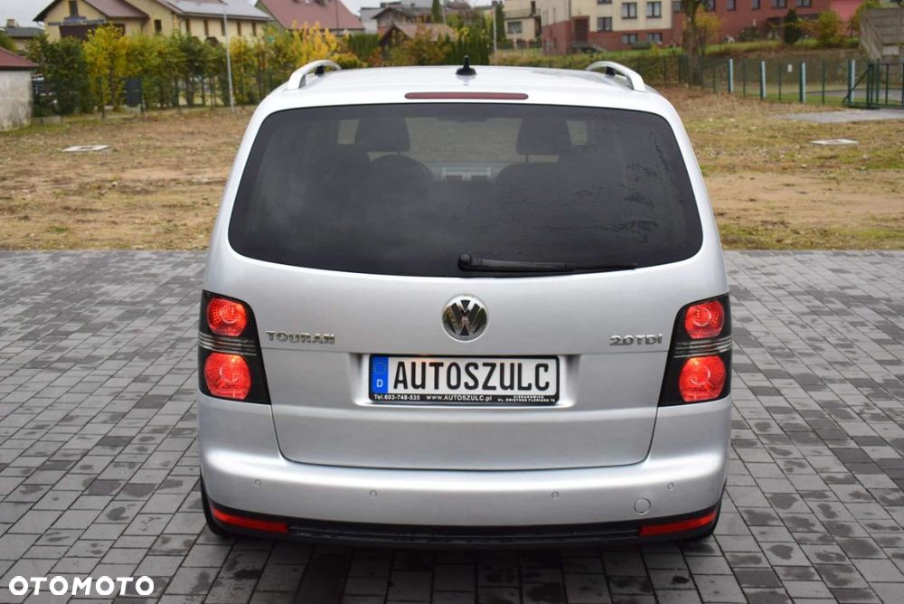 Volkswagen Touran - 8