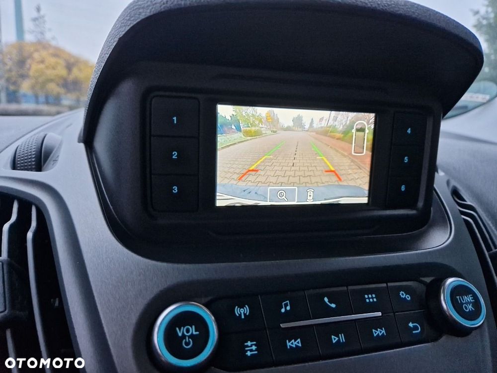 Ford Transit Courier - 17