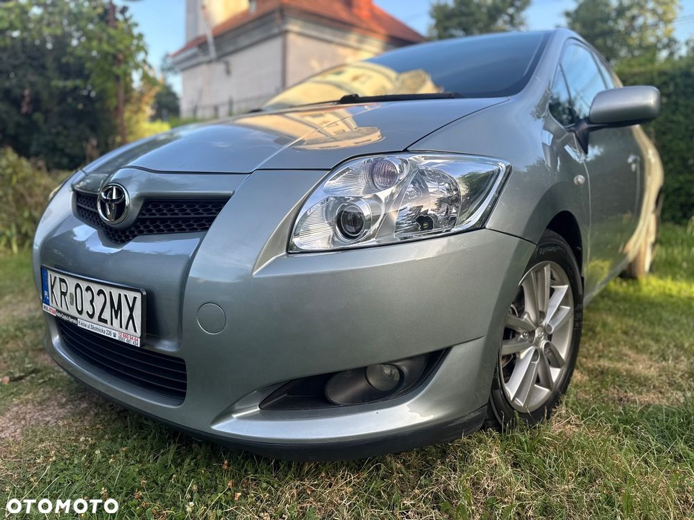 Toyota Auris 1.4 D-4D Terra - 1