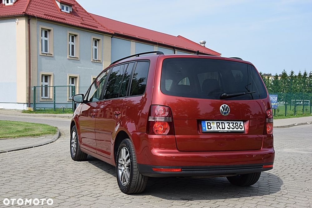 Volkswagen Touran 1.4 TSI DSG Conceptline - 3