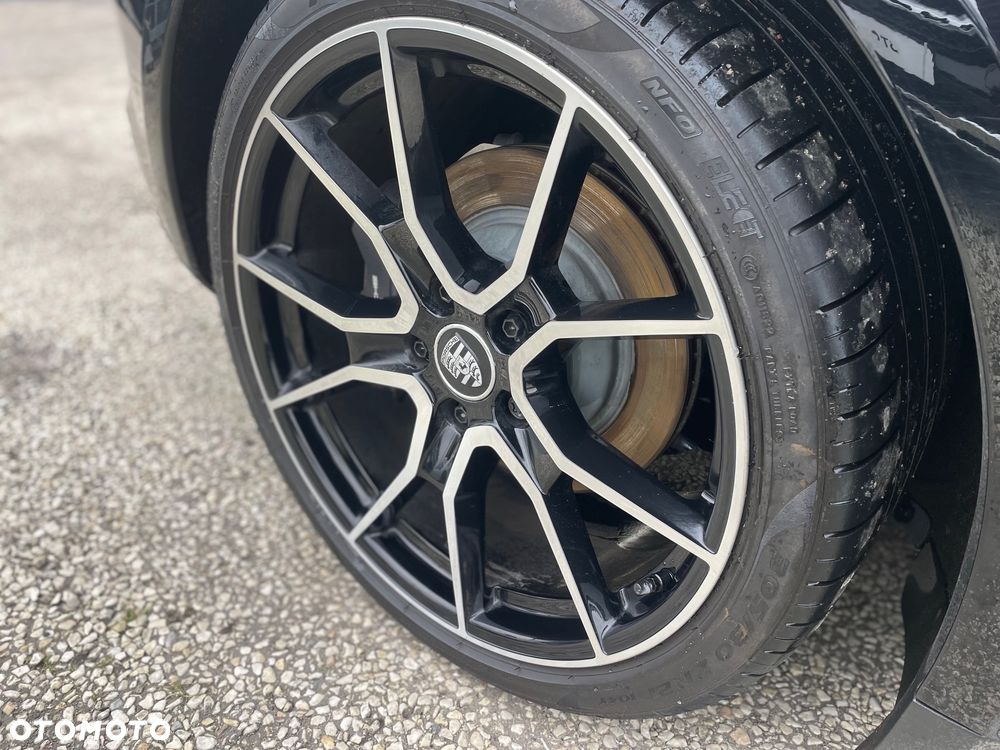 Porsche Taycan Sport Turismo Performance Plus - 17