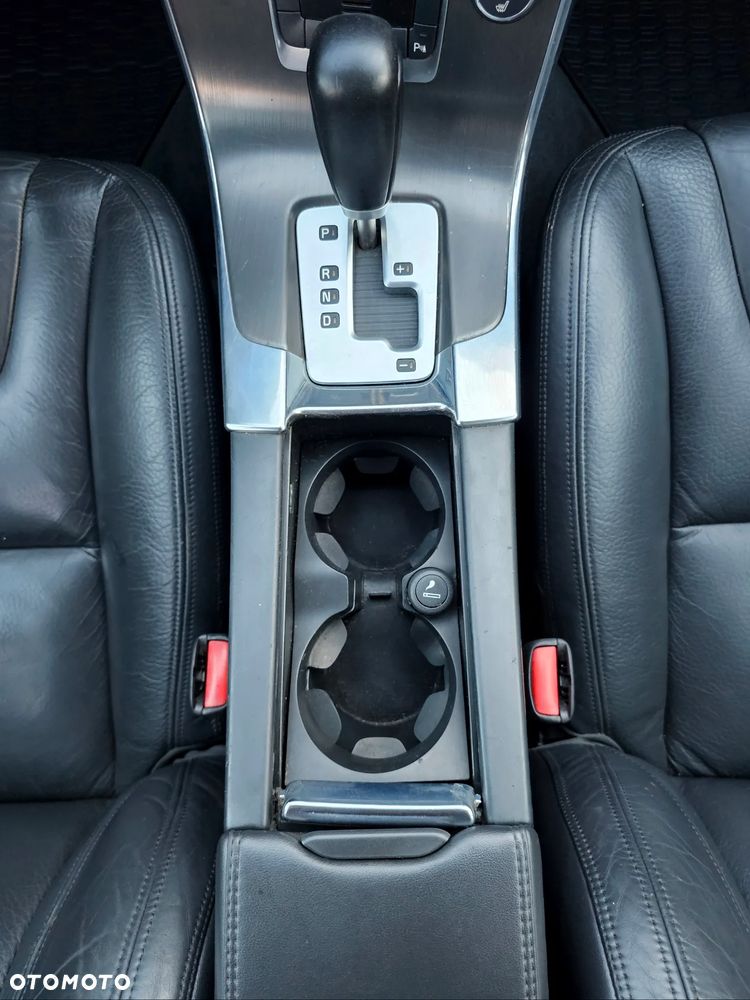 Volvo V60 D5 Geartronic Summum - 19