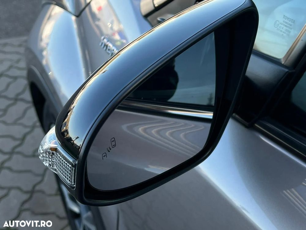 Toyota C-HR 2.0 HSD 184 CP 4x2 CVT C-ult Style bi-tone - 23