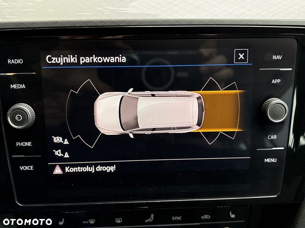 Volkswagen Passat 2.0 TDI SCR Style DSG - 31