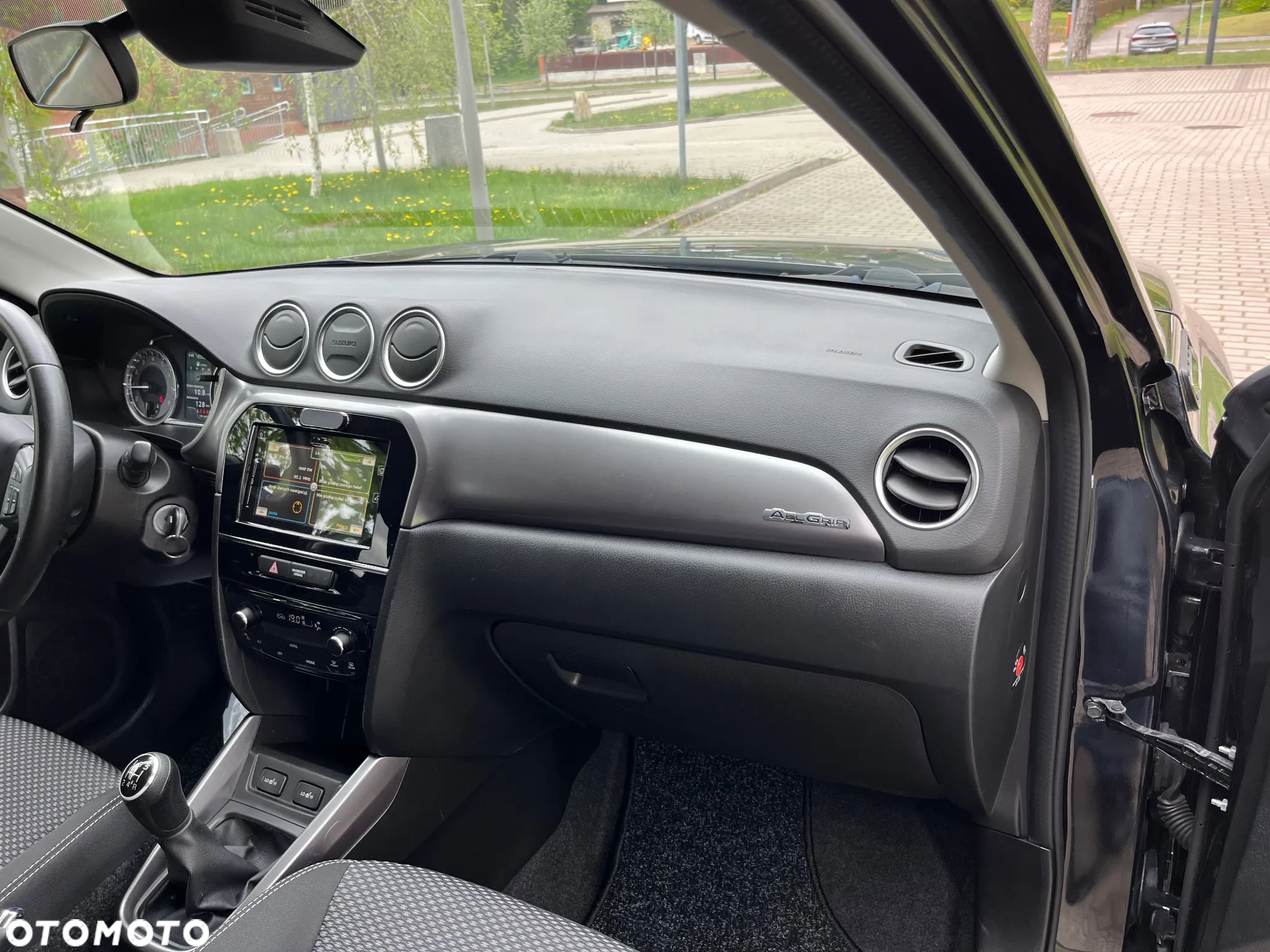 Suzuki Vitara 1.0 Boosterjet Premium 4WD - 20