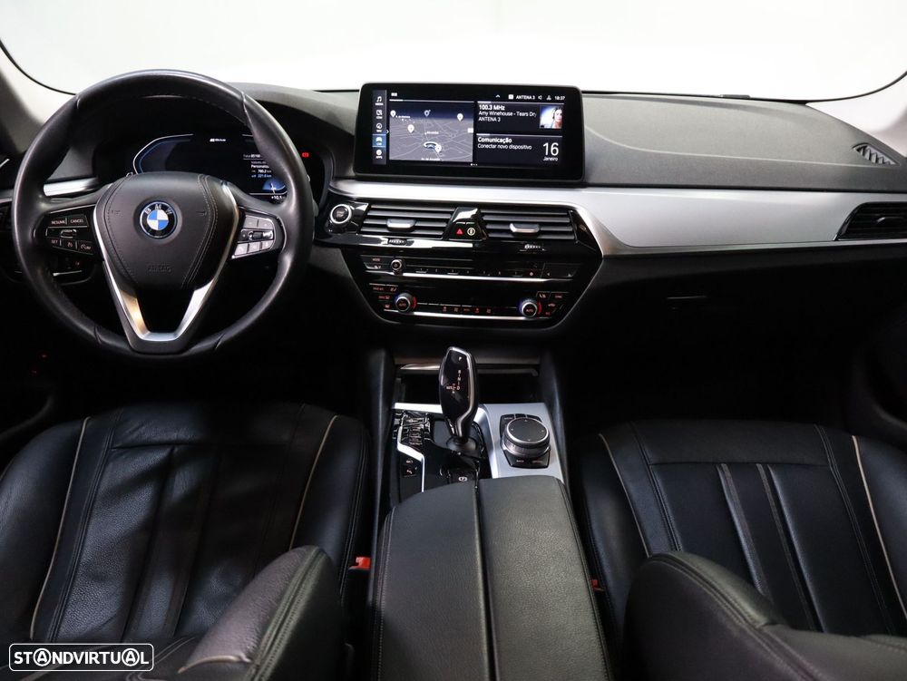 BMW 530 e Line Luxury - 8