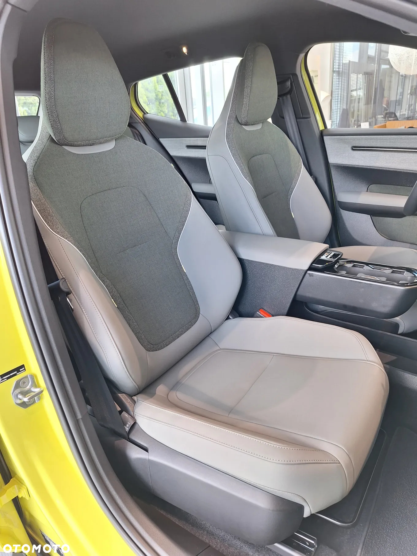 Volvo EX30 69kWh Single Motor Long Range Plus - 11
