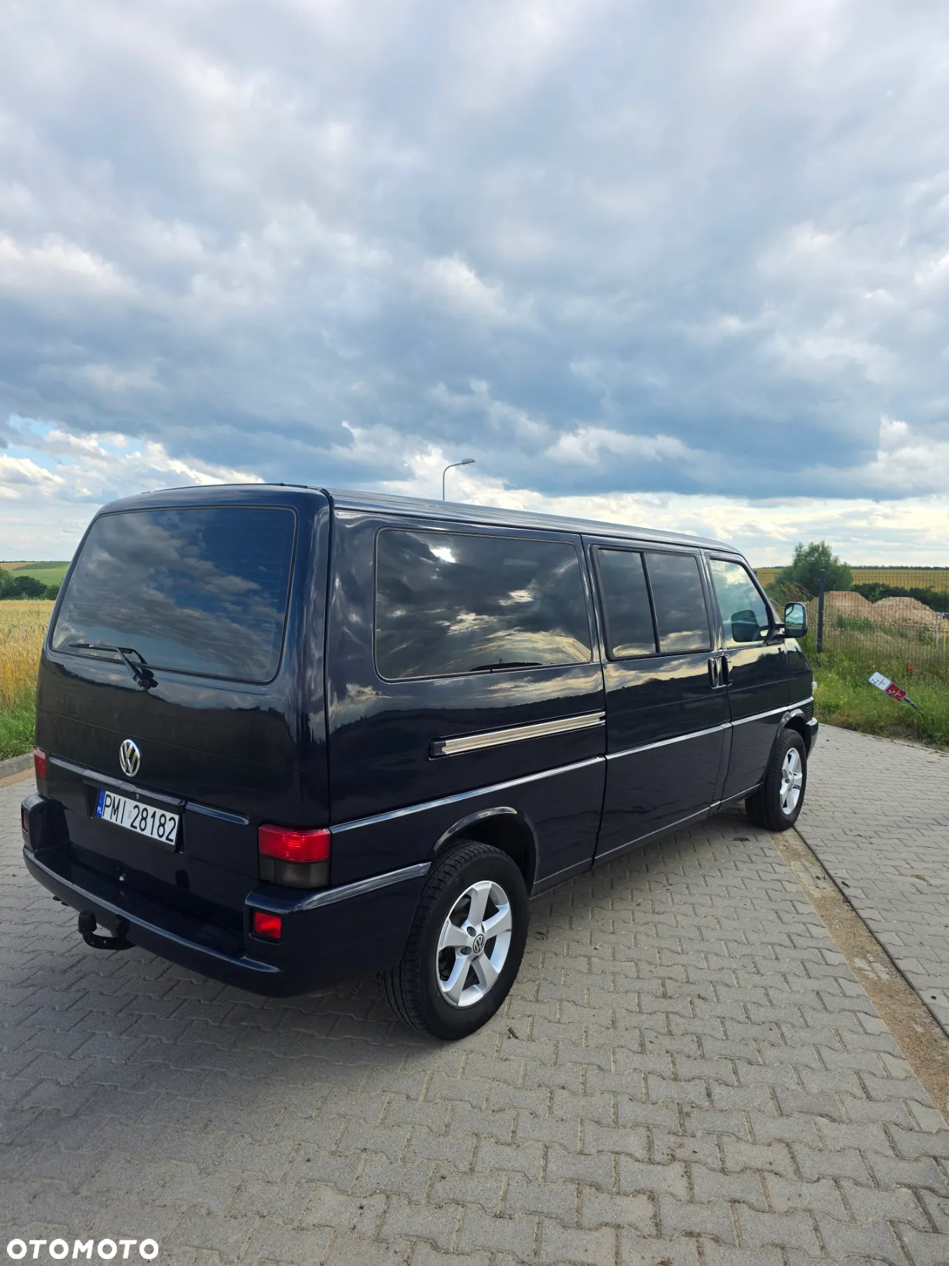 Volkswagen Caravelle - 5
