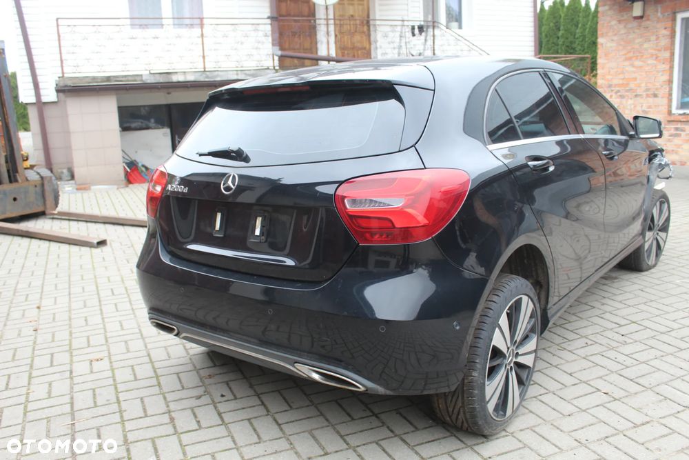 Mercedes-Benz A-Class 2016 photo 2