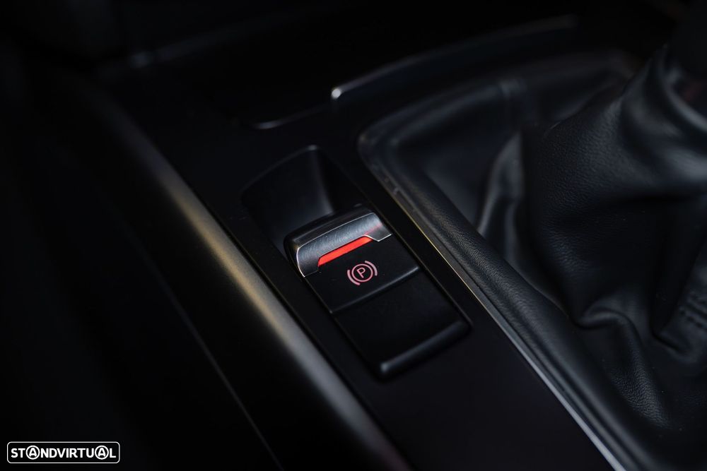 Audi A4 2.0 TDI Advance - 33