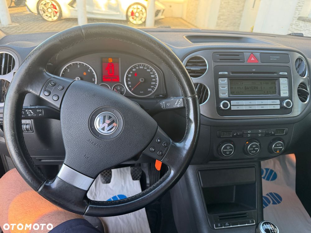 Volkswagen Tiguan 2.0 TDI DPF 4Motion BlueMotion Technology Track & Field - 8