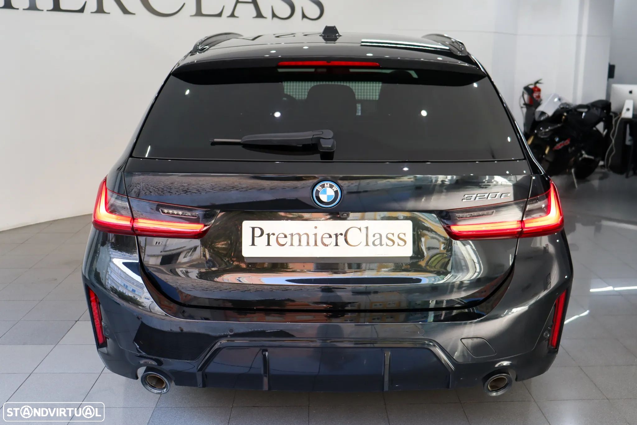 BMW 320 e Touring Pack Desportivo M Auto - 6