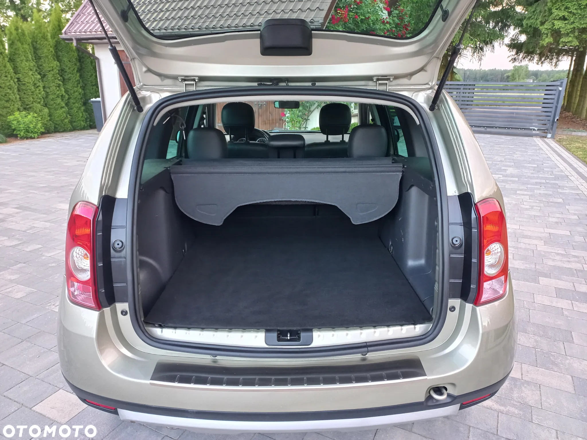 Dacia Duster 1.6 Laureate 4x4 - 9