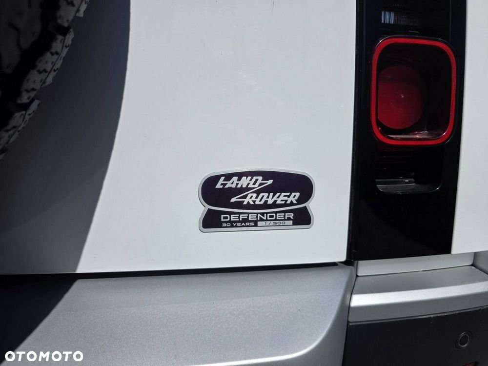 Land Rover Defender 2.0 P300 75th Limited Edition - 33