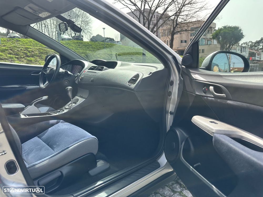 Honda Civic 1.4 Comfort - 31