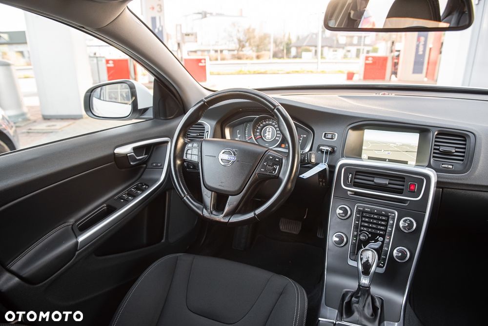 Volvo V60 D4 Geartronic Summum - 15