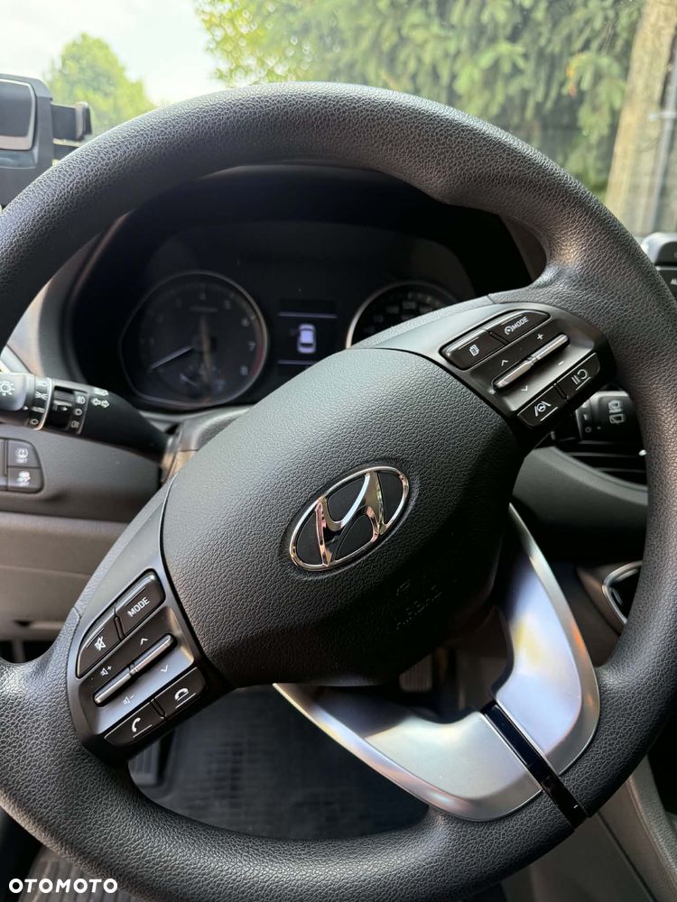 Hyundai i30 1.5 DPI Classic + - 15