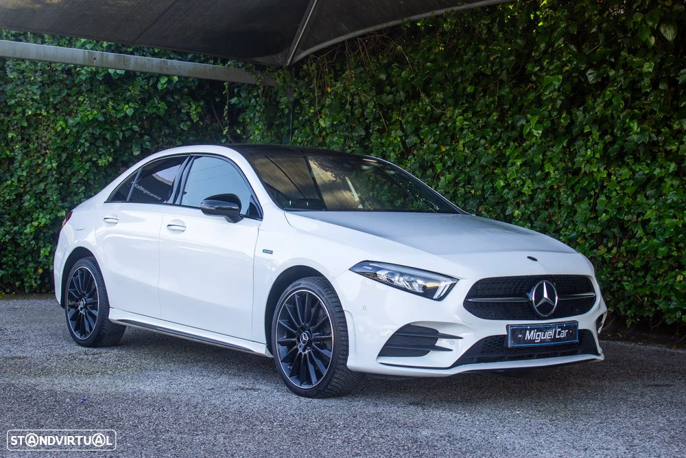 Mercedes-Benz A 250 Limousine e AMG Line - 1
