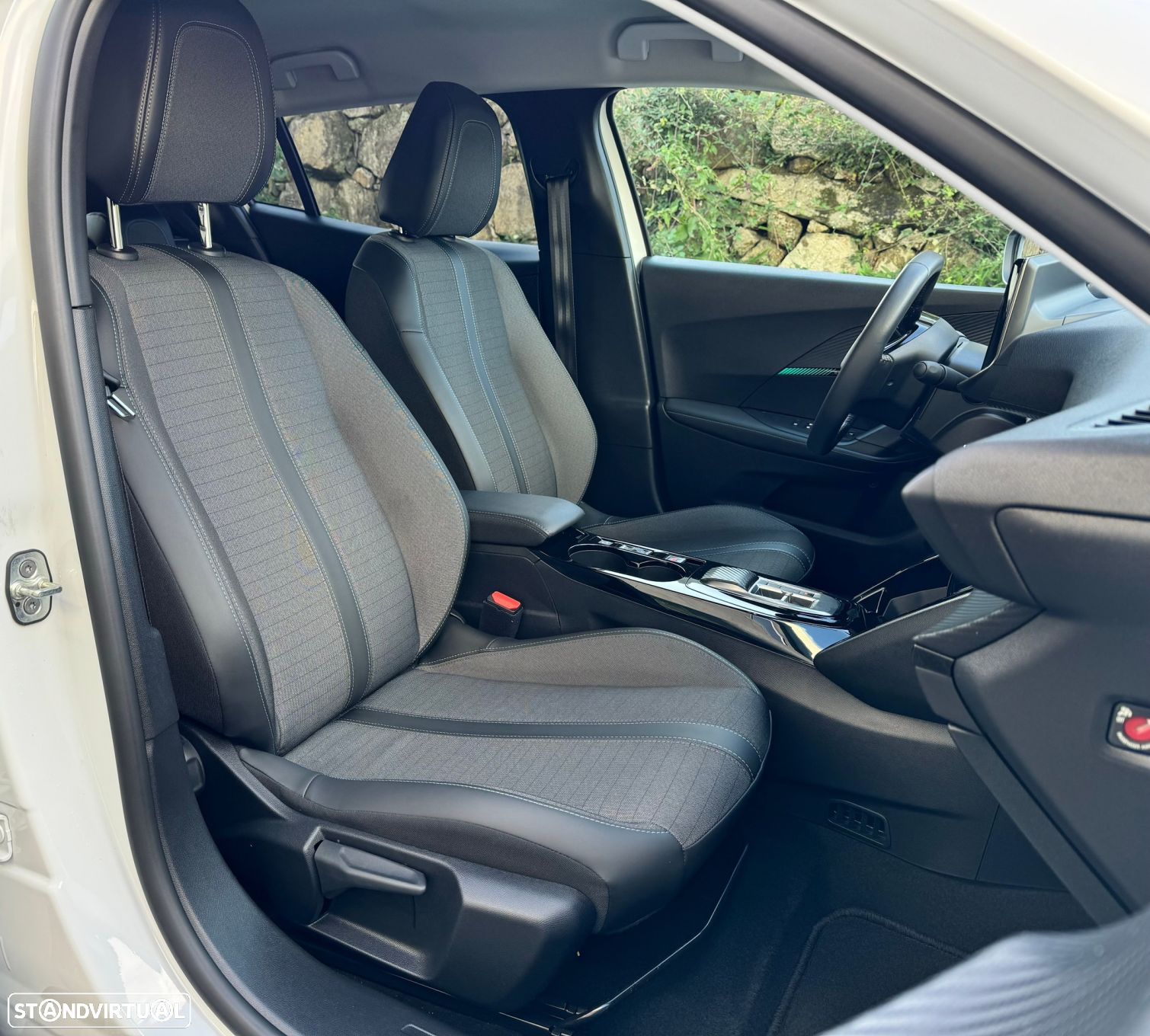 Peugeot e-2008 50 kWh Allure - 21
