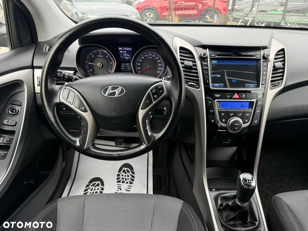 Hyundai i30 1.6 CRDi Premium - 32