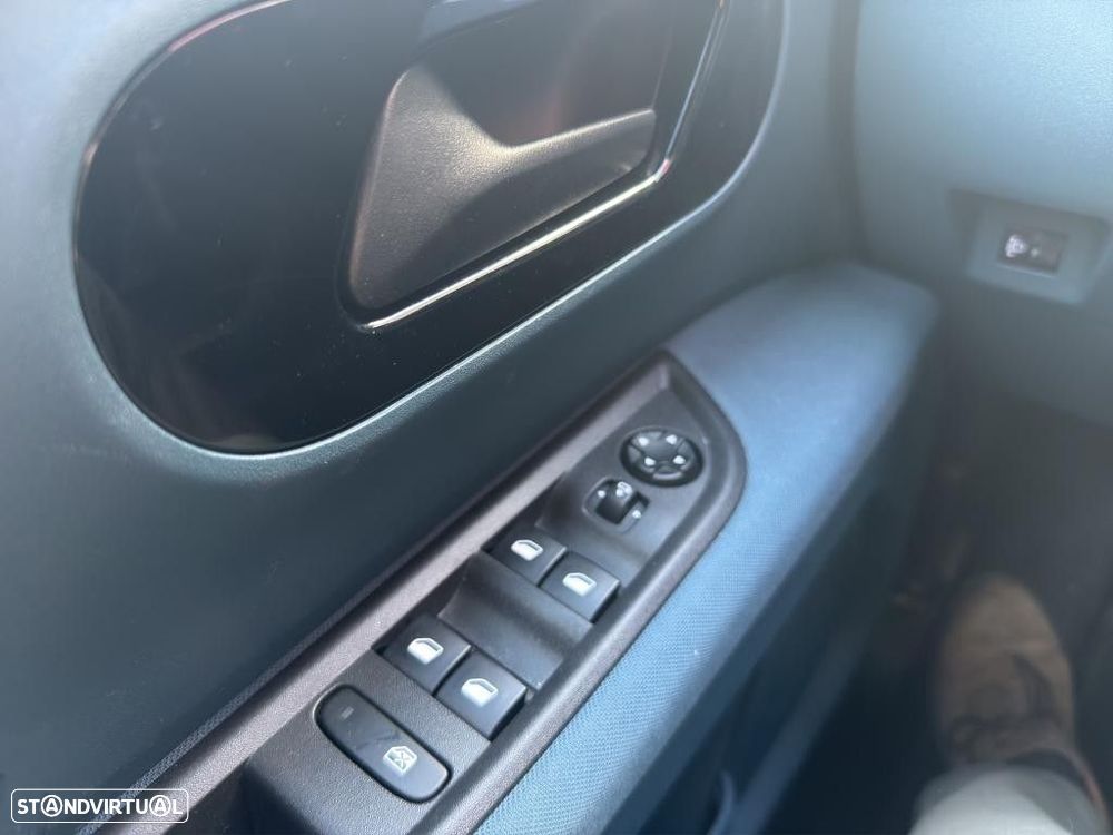 Fiat Grande Punto - 13