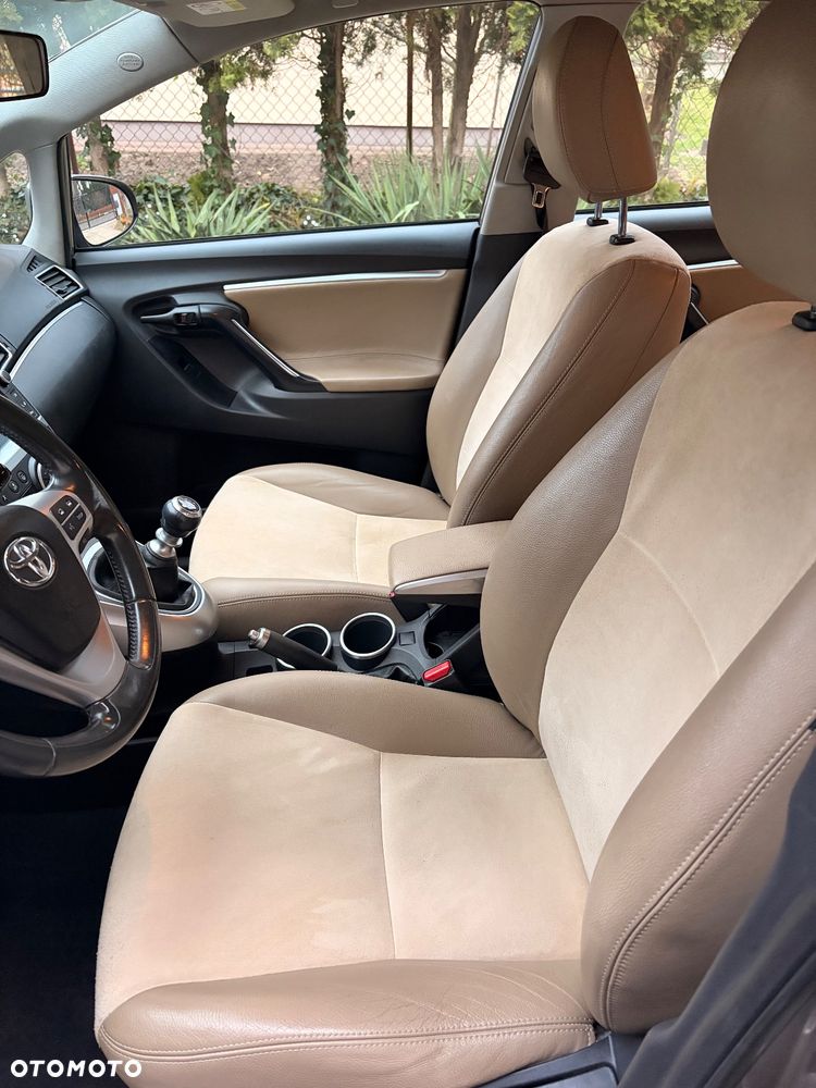 Toyota Verso 1.6 D-4D Prestige EU6 - 18