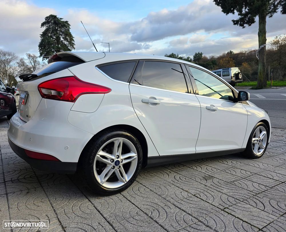 Ford Focus 1.0 SCTi Titanium - 22