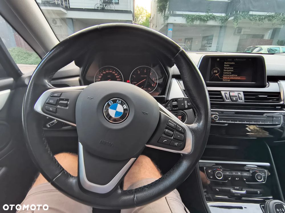 BMW Seria 2 218d - 2