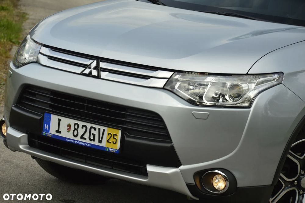 Mitsubishi Outlander 2.0 Intense + Navi 4WD CVT - 14