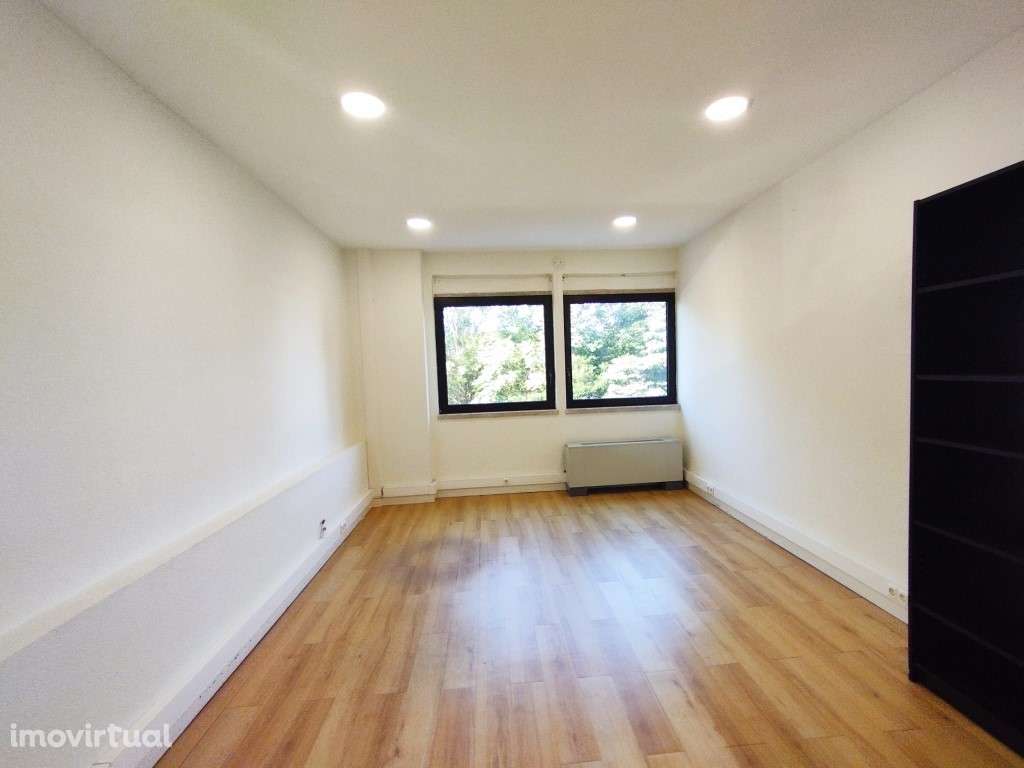 Escritório para arrendamento - Oeiras / Queluz de Baixo - 110 m² - Grande imagem: 4/10