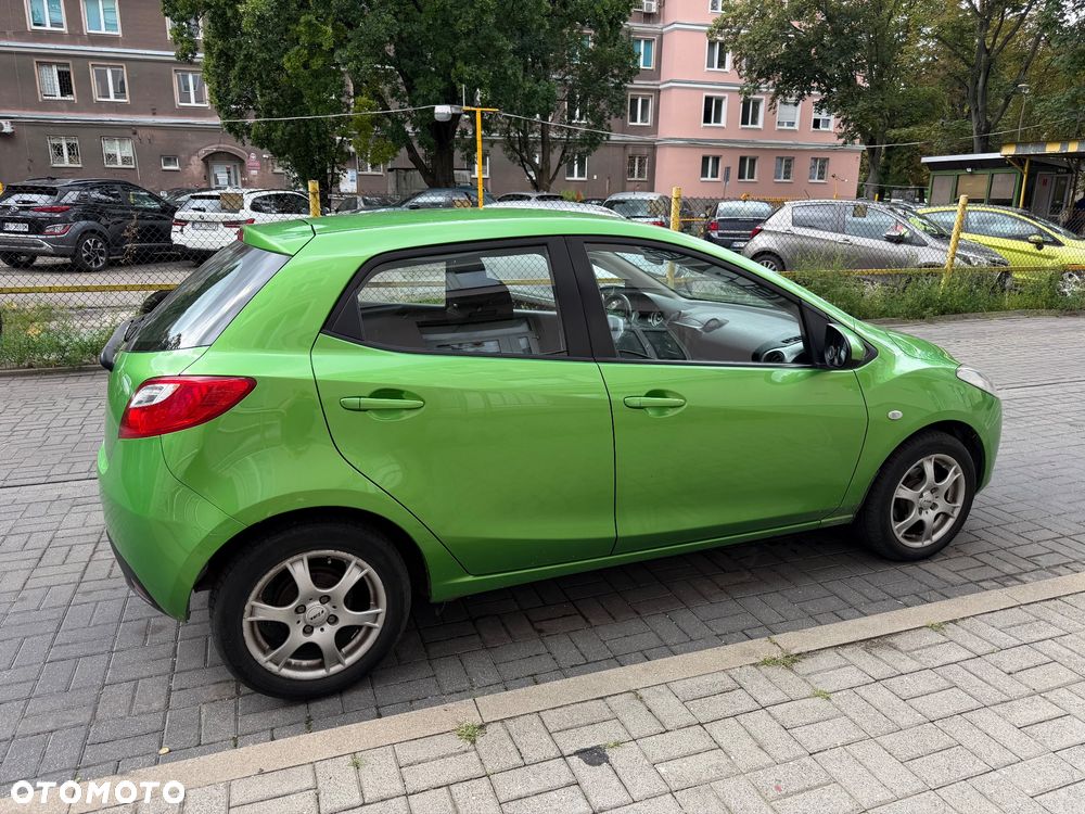 Mazda 2 - 5