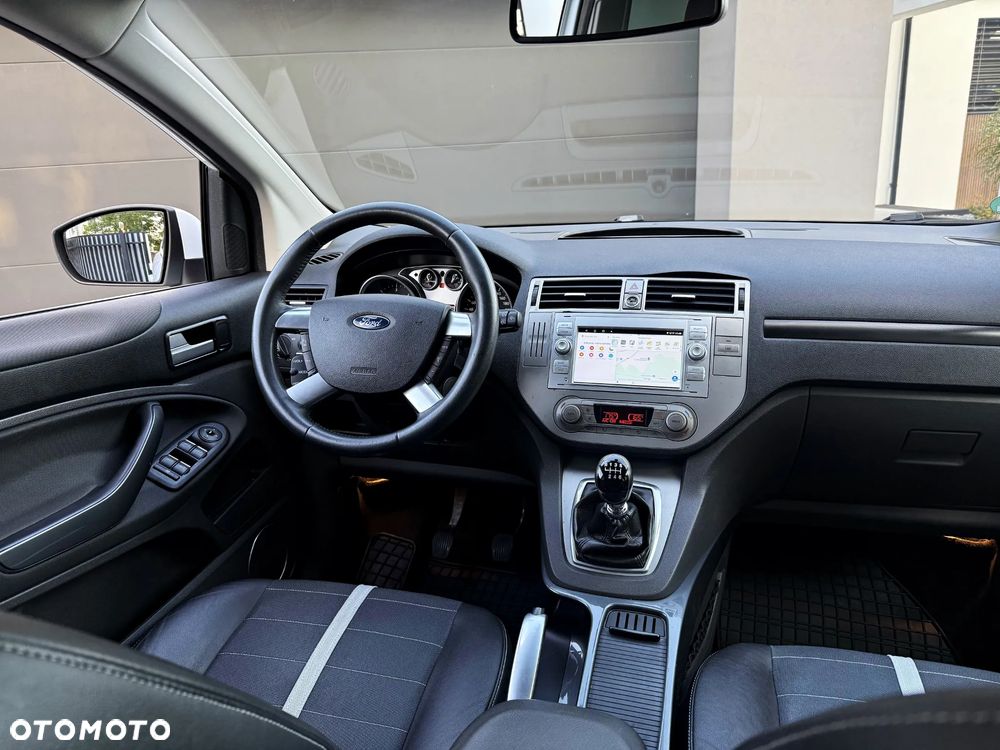 Ford Kuga 2.0 TDCi 2x4 Titanium - 22