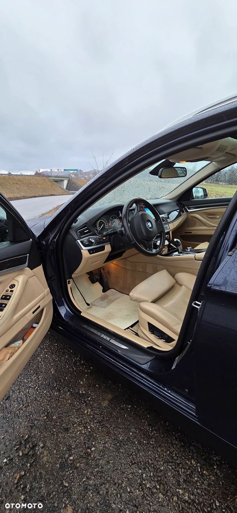 BMW Seria 5 530d xDrive Luxury Line - 30