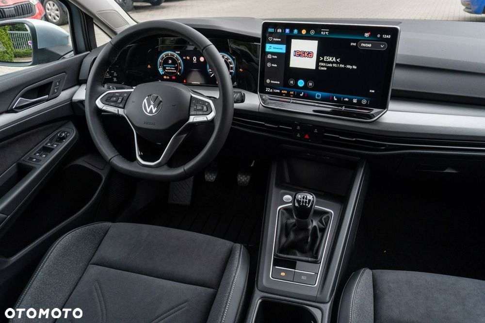 Volkswagen Golf - 22