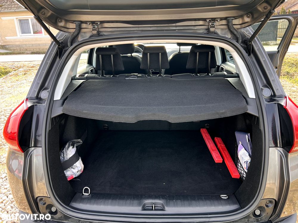 Peugeot 2008 1.2 L PureTech STT EAT8 Allure - 11