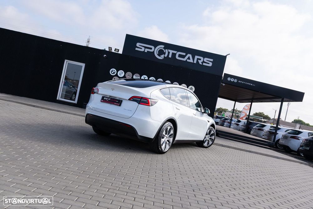 Tesla Model Y Long Range Dual Motor AWD - 11