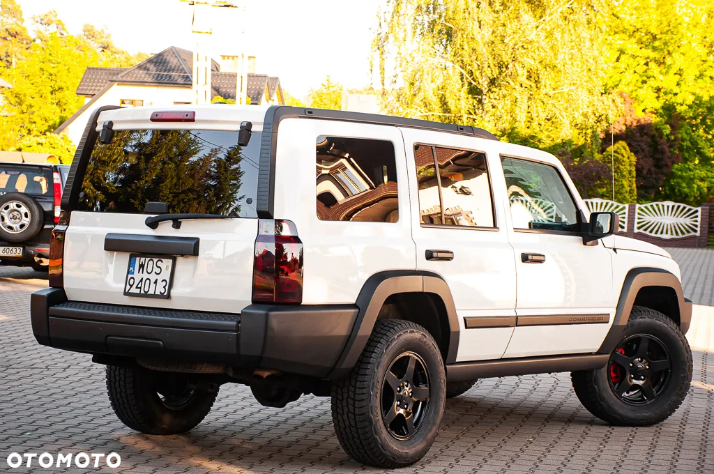Jeep Commander 3.7 V6 - 24