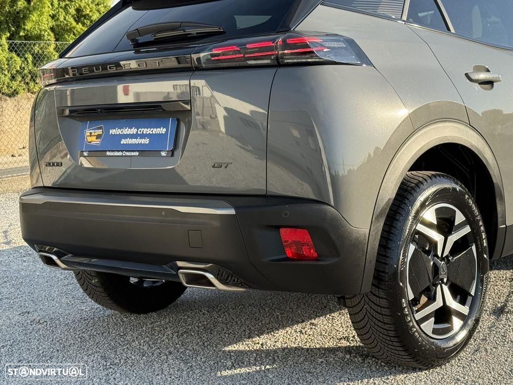 Peugeot 2008 1.2 PureTech GT EAT8 - 11